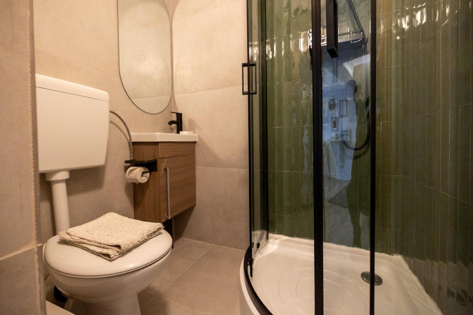 Cozy Studio Retreat - Quiet, Premium Stay Timisoara Exterior foto